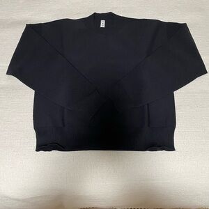 Women’s lululemon black crewneck cropped sweater size 8